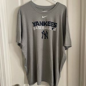 Nike New York Yankees dri-fit shirt